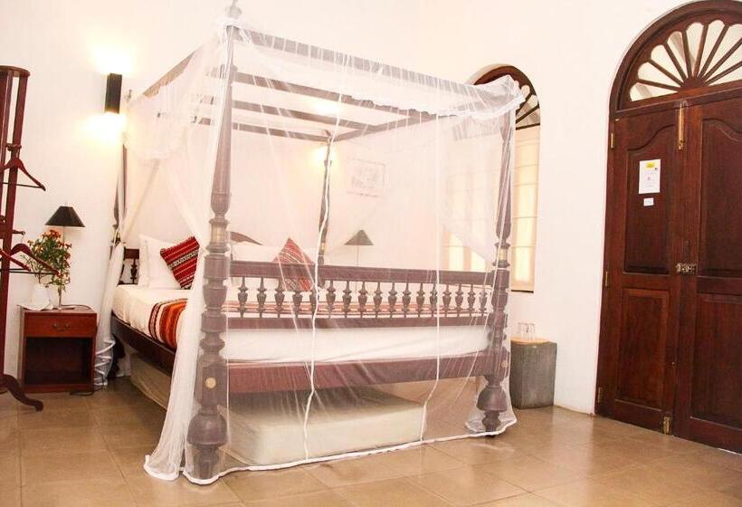 Номер Superior, Fort Bliss