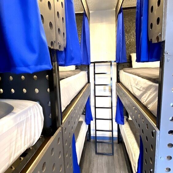 ルームシェアのワンベッド, Roomies Hostel Roma