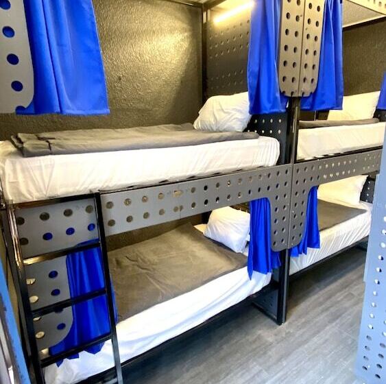 ルームシェアのワンベッド, Roomies Hostel Roma