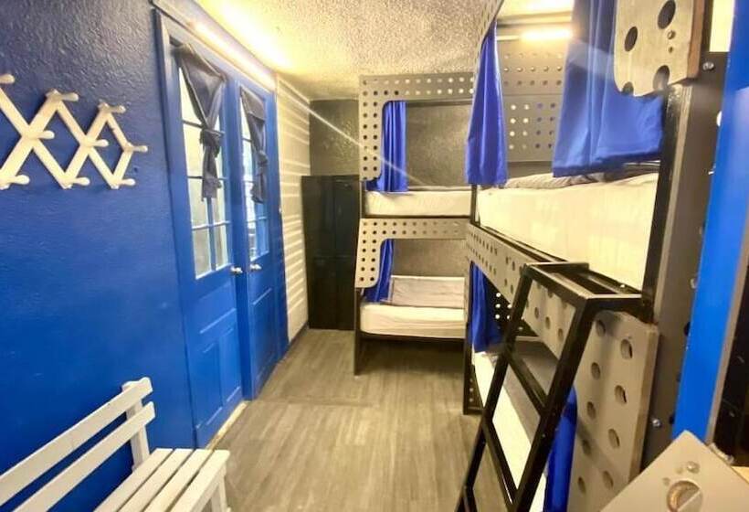 ルームシェアのワンベッド, Roomies Hostel Roma