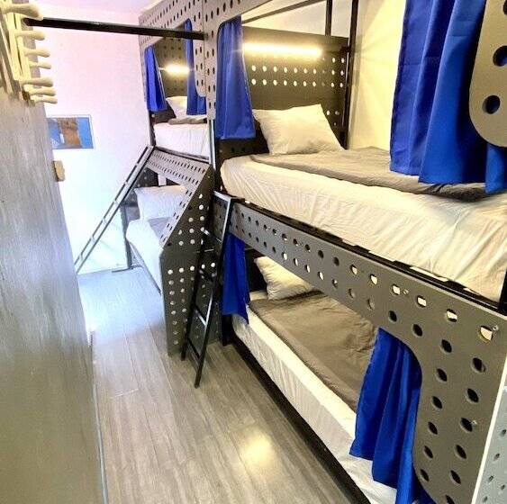 ルームシェアのワンベッド, Roomies Hostel Roma