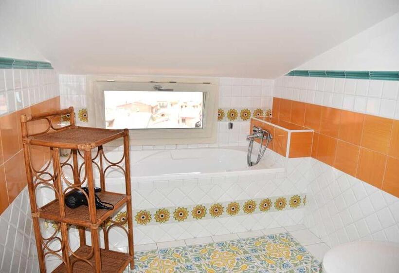 Апартаменты 2 Спальни Вид на Море, Villa Santa Sofia