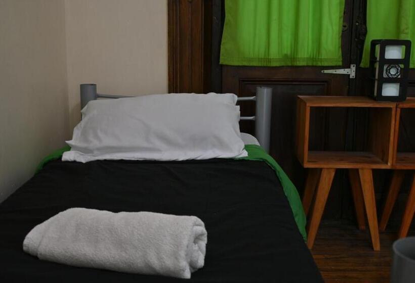 اتاق استاندارد با سرویس بهداشتی مشترک, 06 Central Hostel Buenos Aires