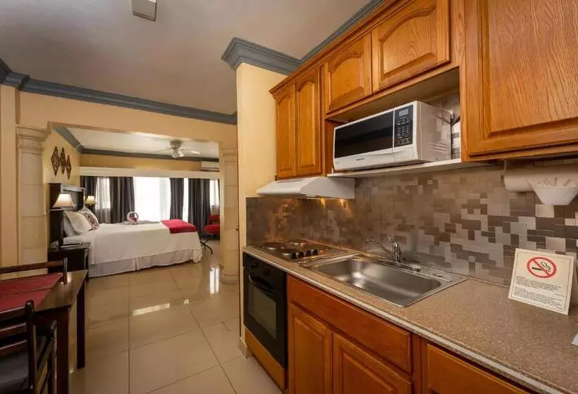 سوییت جونیور, Baker's Suites