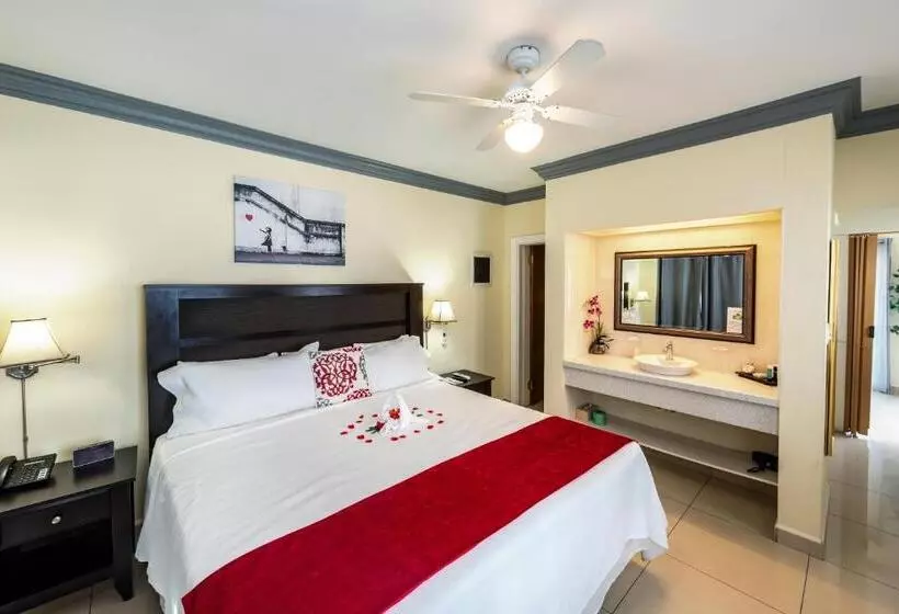 سوییت سوپریور, Baker's Suites