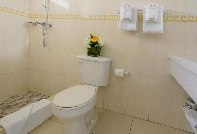 سوییت سوپریور, Baker's Suites