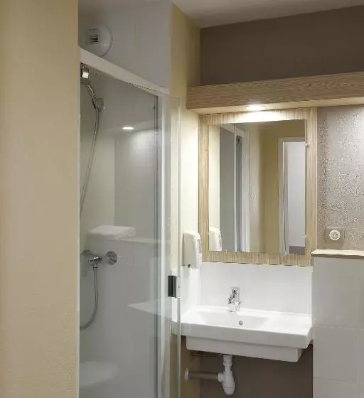 スタンダード４人部屋, B&b Hotel Gap