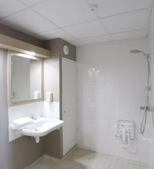 身障者適用スタンダードルーム, B&b Hotel Gap