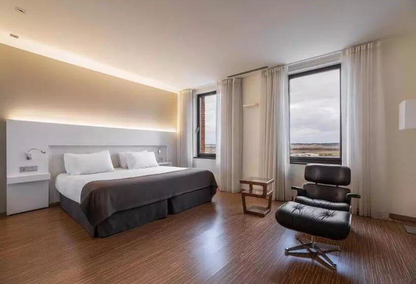 سوییت, Eurostars Vía De La Plata