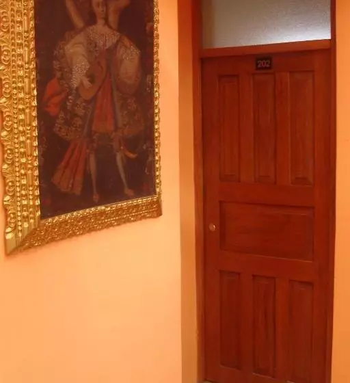 スタンダードトリプルルーム, Hostal Qolqampata