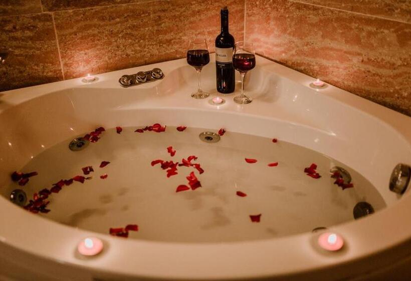 자쿠지 스위트, Ortahisar Cave