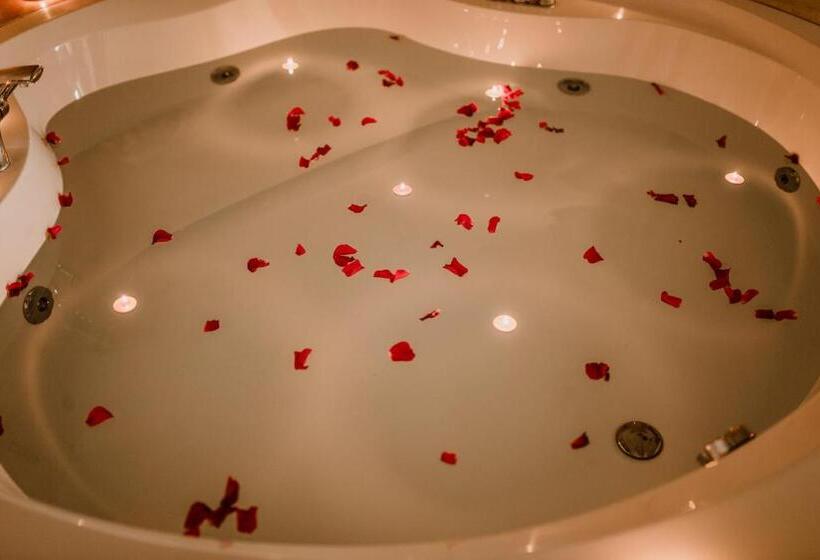 자쿠지 스위트, Ortahisar Cave