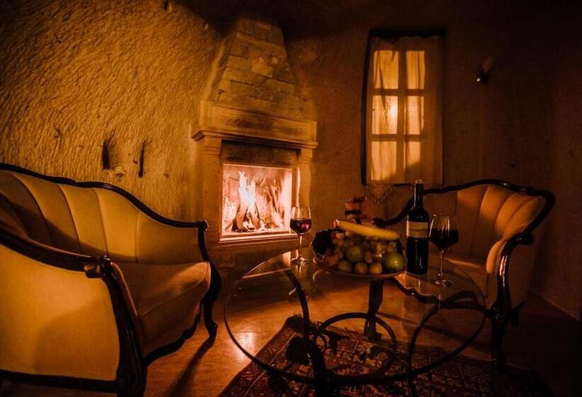 자쿠지 스위트, Ortahisar Cave