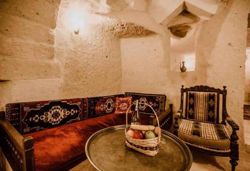 패밀리 룸, Ortahisar Cave