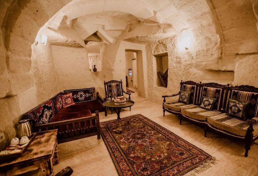 패밀리 룸, Ortahisar Cave