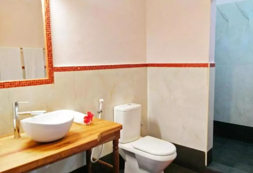 اتاق استاندارد سه تخته با چشم‌انداز استخر, Sea View Lodge Boutique