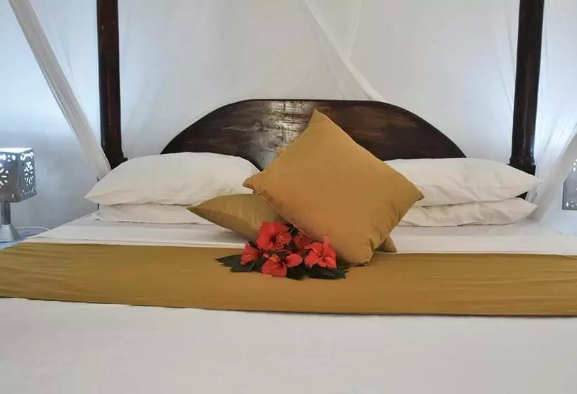اتاق استاندارد سه تخته با چشم‌انداز استخر, Sea View Lodge Boutique