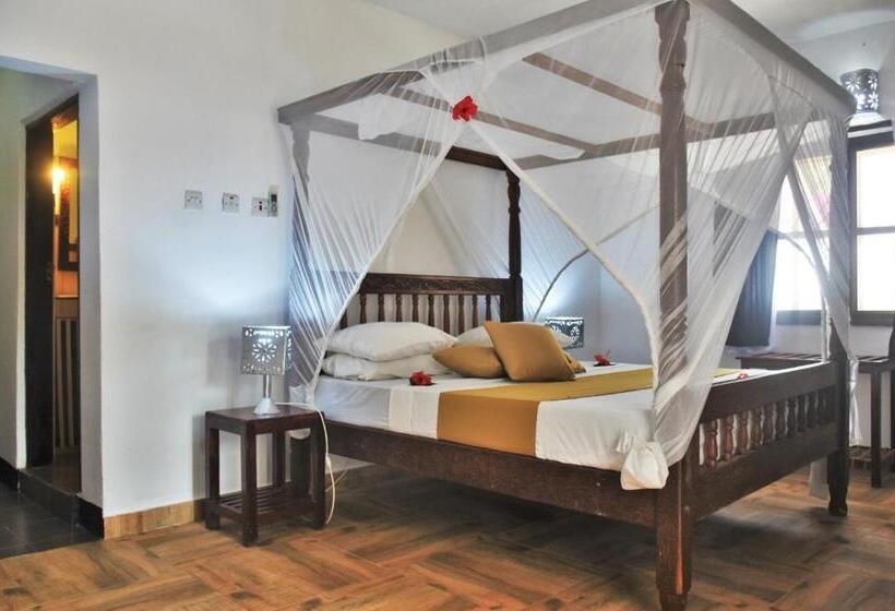 스탠다드 트리플 룸 풀장 전망, Sea View Lodge Boutique