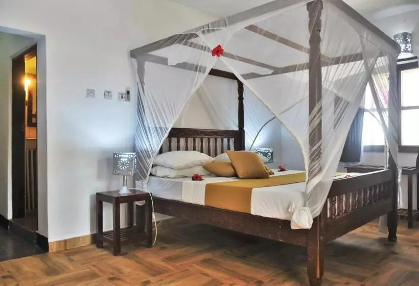 اتاق استاندارد سه تخته با چشم‌انداز استخر, Sea View Lodge Boutique