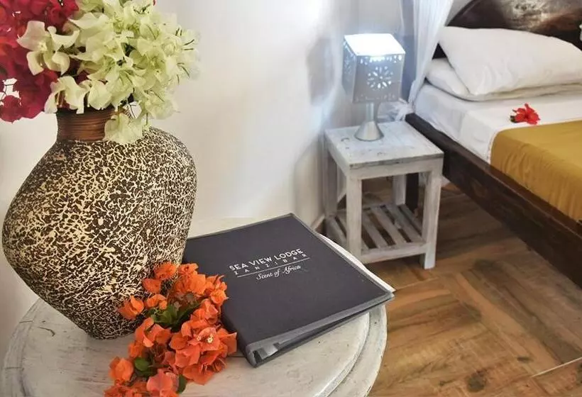 اتاق استاندارد سه تخته با چشم‌انداز استخر, Sea View Lodge Boutique