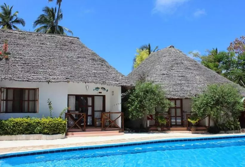 اتاق خانوادگی با چشم‌انداز استخر, Sea View Lodge Boutique