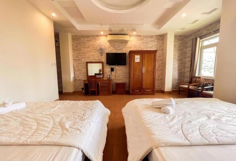 اتاق استاندارد چهارنفره با بالکن, Seika Hotel By The Moment