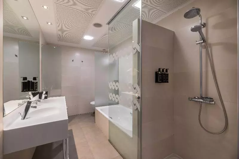 اتاق خانوادگی, Eurostars Vía De La Plata