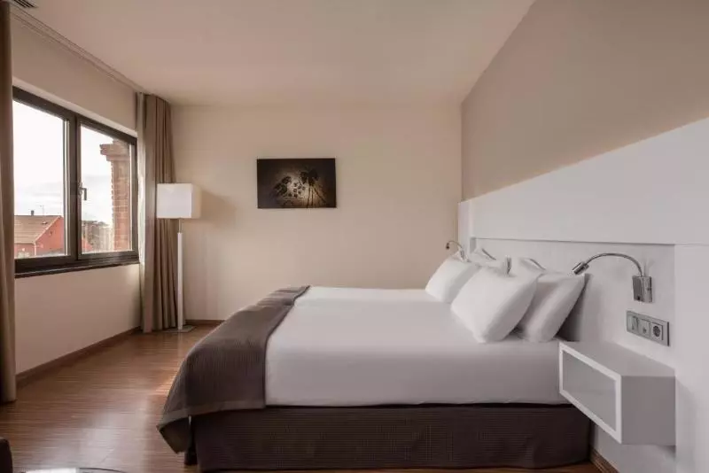 اتاق لوکس, Eurostars Vía De La Plata