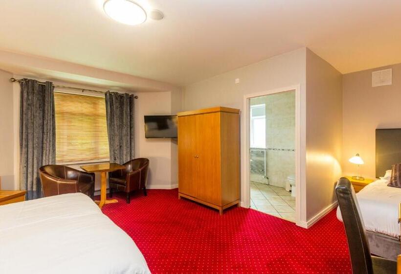 Трехместный Номер Комфорт, Airport View Hotel & Secret Spa