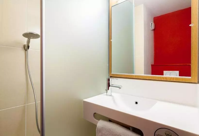 Standard Kolmen Hengen Huone, B&b Hotel Montpellier Centre Le Millénaire