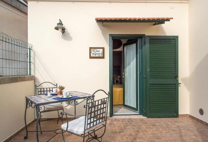 Студио Стандарт Вид на Сад, B&b La Casa Nel Giardino