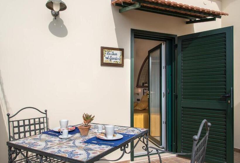 Студио Стандарт Вид на Сад, B&b La Casa Nel Giardino