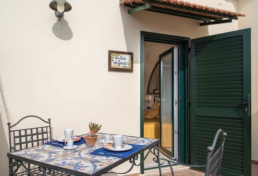 Студио Стандарт Вид на Сад, B&b La Casa Nel Giardino