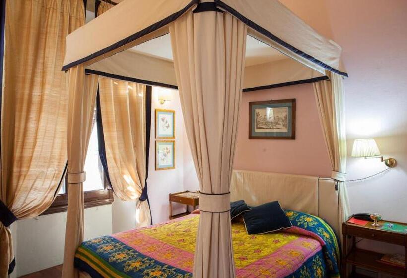 اتاق لوکس, Residenza Johanna I