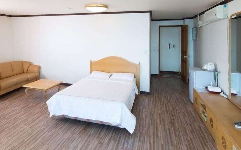 Номер Deluxe, Benikea Mountain And Sea Daepo Port