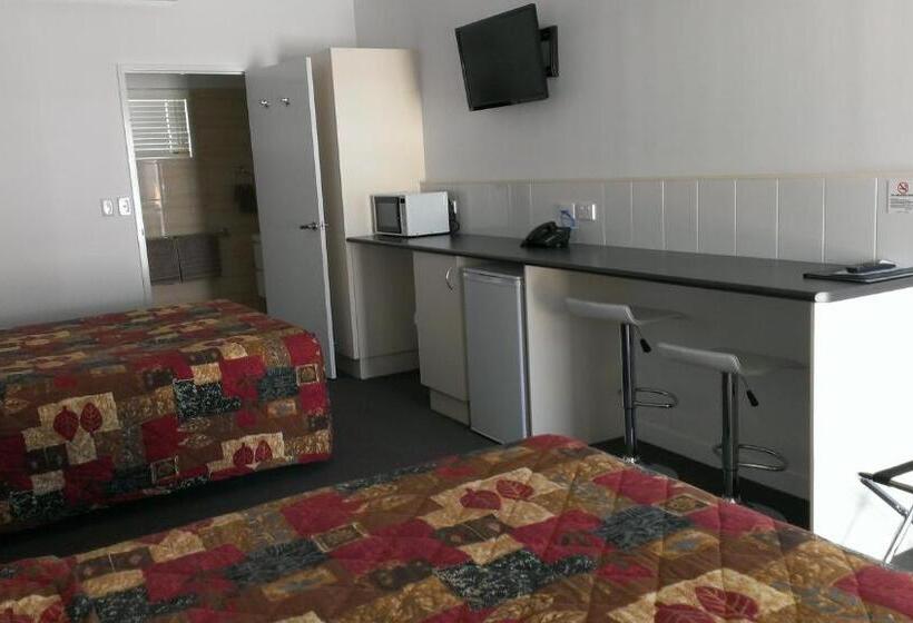 غرفة قياسية رباعية, Gunnedah Lodge Motel