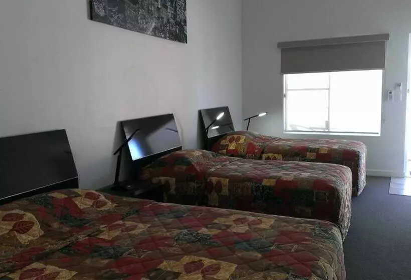 スタンダード4人部屋, Gunnedah Lodge Motel