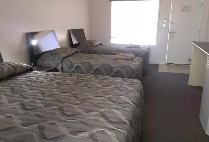スタンダード4人部屋, Gunnedah Lodge Motel