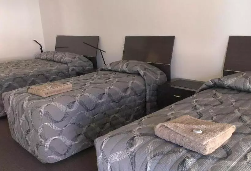 スタンダード4人部屋, Gunnedah Lodge Motel
