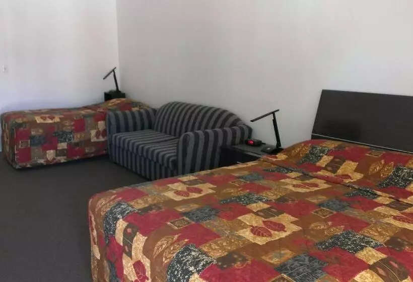 スタンダードトリプルルーム, Gunnedah Lodge Motel