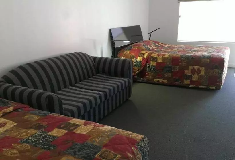 スタンダードトリプルルーム, Gunnedah Lodge Motel