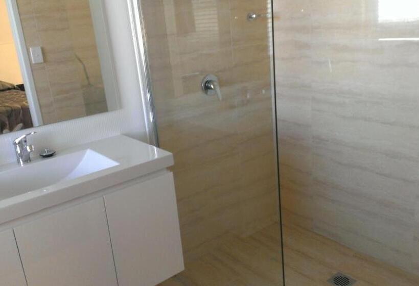 غرفة قياسية ثلاثية, Gunnedah Lodge Motel