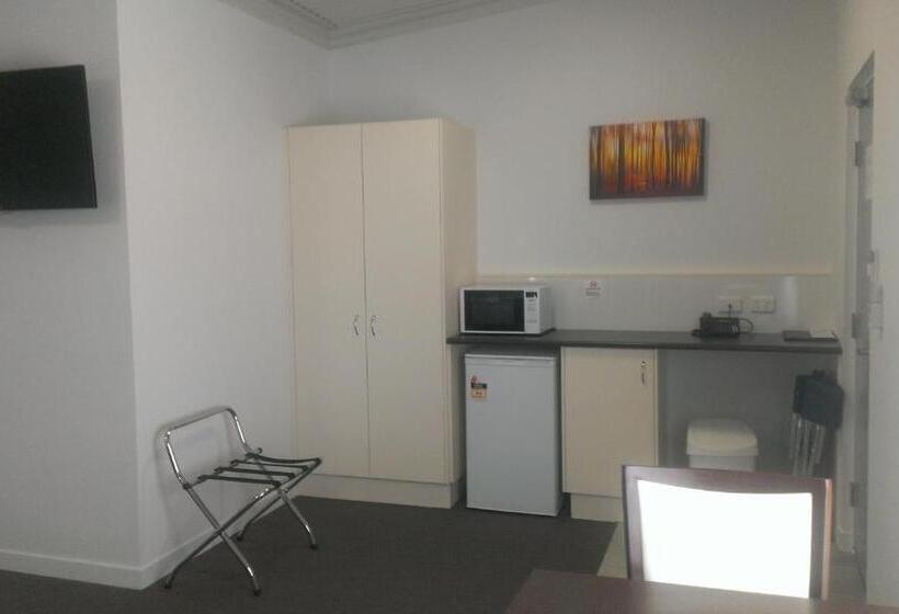 جناح مزوَّد بشرفة, Gunnedah Lodge Motel