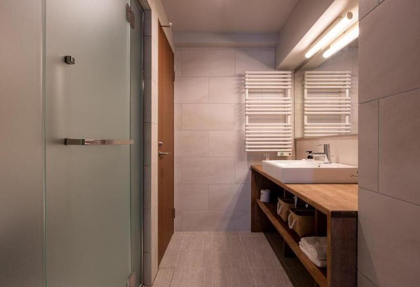 آپارتمان 2 خوابه, Kawamotoya