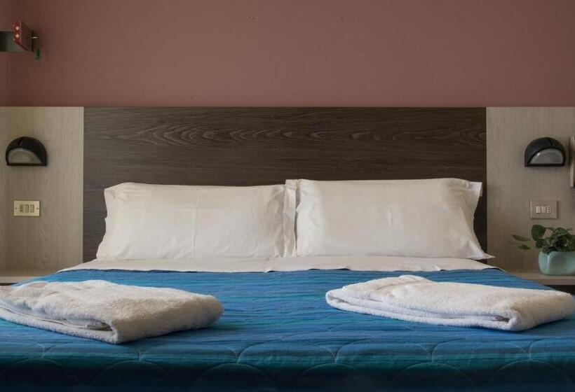 이코노미 룸, Mirage