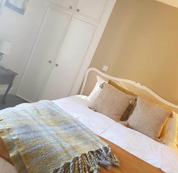 Номер Deluxe, The Covenanter