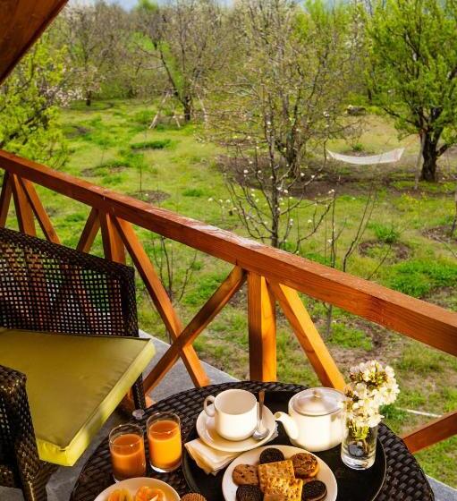 سوئیت لوکس با چشمانداز کوهستان, Larisa Resort Manali