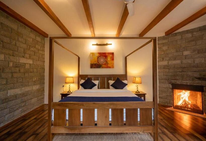 Deluxe Room Mountain View, Larisa Resort Manali