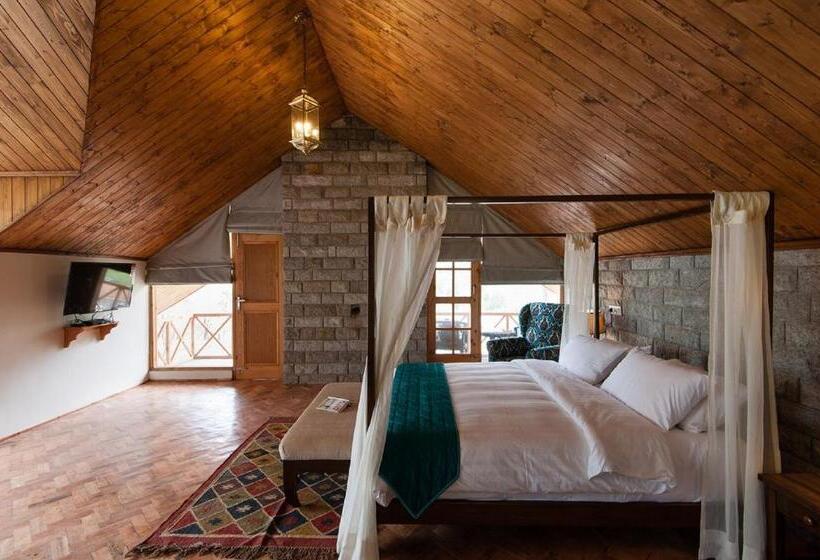 سوئیت لوکس با چشمانداز کوهستان, Larisa Resort Manali