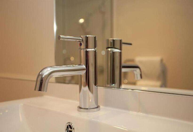 2 Schlafzimmer Apartment, Atrium On Ulster